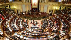 EL PARLAMENTO PARALIZA LA LOMCE