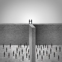 ¿QUÉ OBJETIVOS POLÍTICOS PLANTEAN LOS PARTIDOS? (I). DEMASIADAS COINCIDENCIAS, PERSONALISMOS Y NEBULOSAS POR LOS EXTREMOS