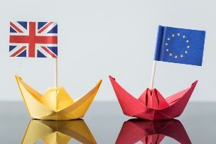 TRIUNFA EL ‘BREXIT: EL NACIONALISMO INGLÉS ECHA A GRAN BRETAÑA DE LA UE