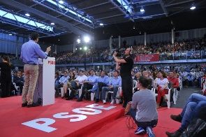 EL PSOE EN LA ENCRUCIJADA