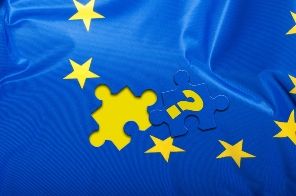 EUROPA: MUCHAS TURBULENCIAS, CONFUSAS RESPUESTAS