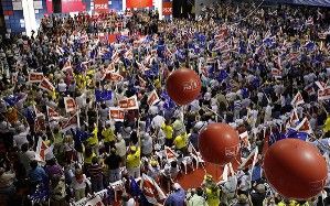 LOS PARTIDOS POLÍTICOS COMO ENTIDADES CÍVICAS. ¿ALGUIEN QUIERE CAMBIARLOS?