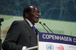 ZIMBABWE: EL COCODRILO TUMBA AL DINOSAURIO