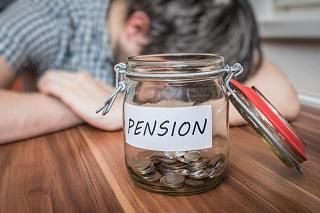 PENSIONES DIGNAS Y PODERES FÁCTICOS