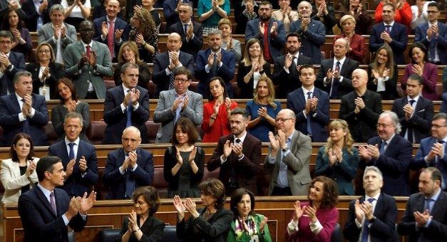 LA DEMOCRACIA SE ABRE PASO