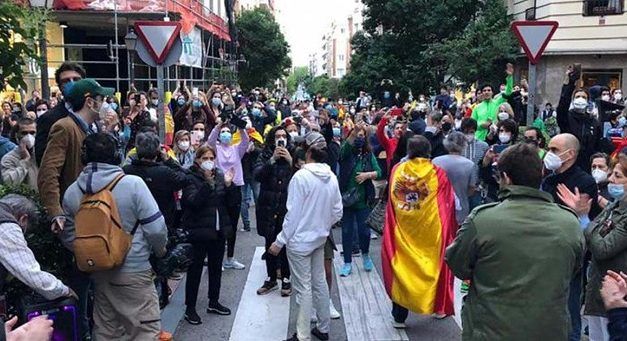 LOS ALEGRES FASCISTAS