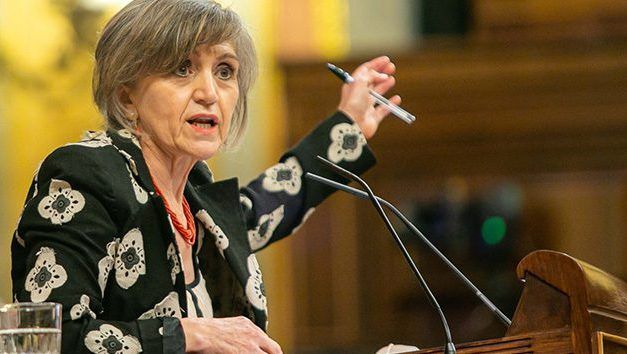 EL INGRESO DE LA DIGNIDAD