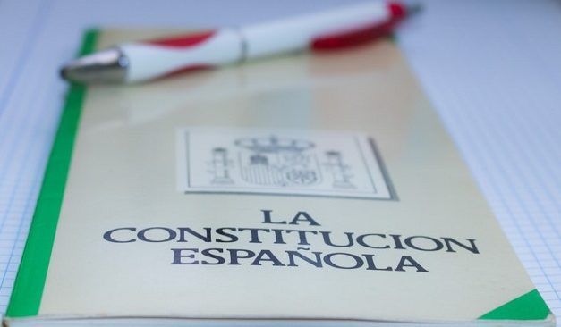 BALANCE FINAL DE UNA GRAN CRISIS. I. ASPECTOS CONSTITUCIONALES