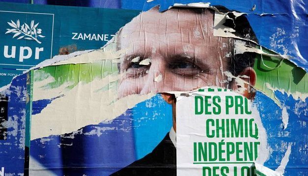 FRANCIA: EL MACRONISMO SE DESINFLA, MACRON SE VISTE DE VERDE