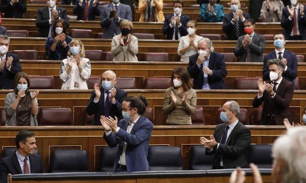 UNA MOCIÓN DE CENSURA CONTRA EL PROPIO ABASCAL
