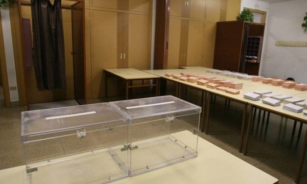 4 DE MAYO: COLEGIOS VACÍOS EN ALGUNOS BARRIOS