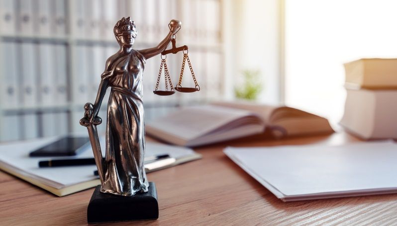 LA REBELIÓN DEL PODER JUDICIAL CONTRA EL GOBIERNO LEGÍTIMO DE LOS ESPAÑOLES