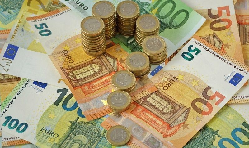 INSTALADOS EN LA INCERTIDUMBRE ECONÓMICA