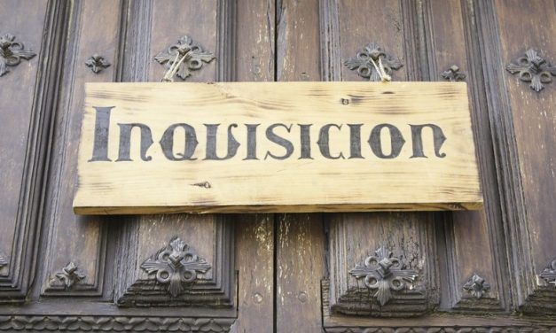 MEZCLAR EL PARLAMENTO Y LA INQUISICIÓN. ASÍ NO SE HACE OPOSICIÓN