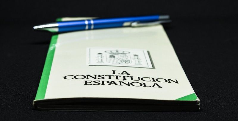 ¿Y LA DIVISIÓN DE PODERES?