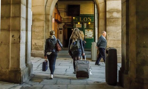 EL 76,3% DE LOS ESPAÑOLES ES PARTIDARIO DE CONTROLAR LA EXPANSIÓN DE LOS PISOS TURÍSTICOS