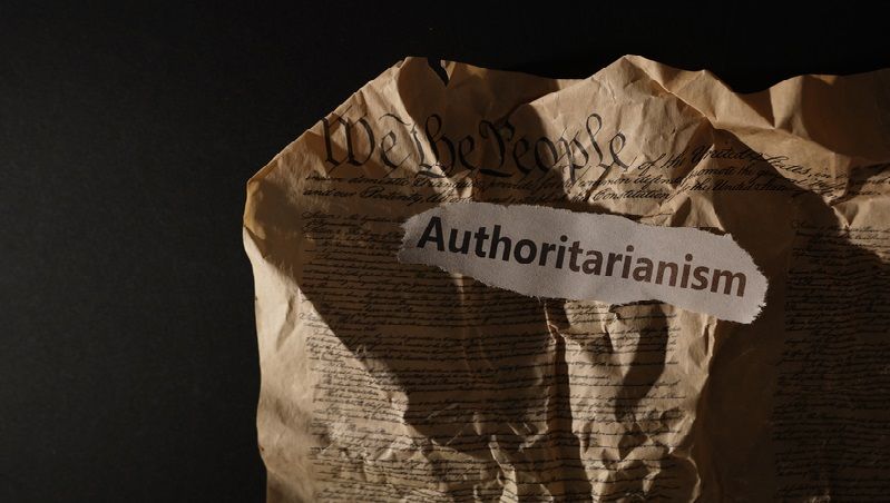 LA ANTIPOLÍTICA COMO ANTESALA DE NUEVOS AUTORITARISMOS