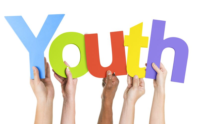 ¿QUIÉN SE OCUPA DE LOS JÓVENES?