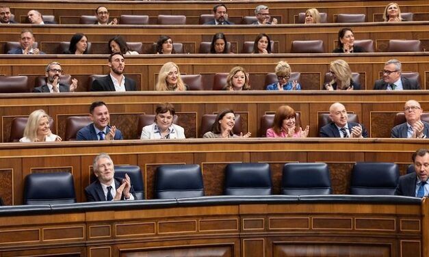 CRISIS DE REPRESENTATIVIDAD DEL PARLAMENTO