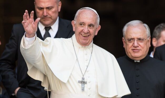 LA IGLESIA CATÓLICA EN LA ENCRUCIJADA