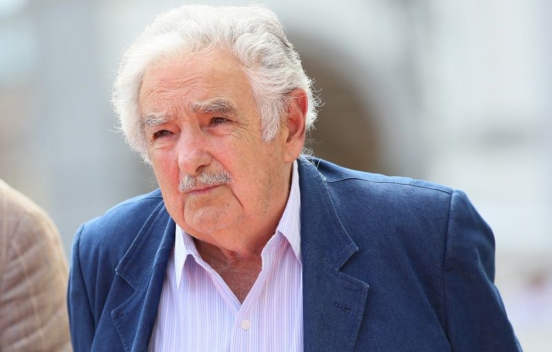 HASTA SIEMPRE, PRESIDENTE MÚJICA: LA POLÍTICA EN MAYÚSCULAS