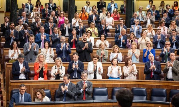 EL GOBIERNO HACE FRENTE A LA CORRUPCIÓN