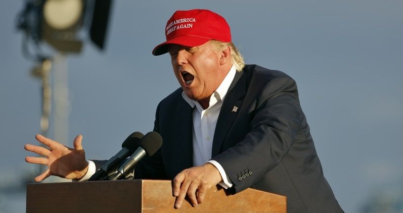 TRUMP, EL MERCACHIFLE