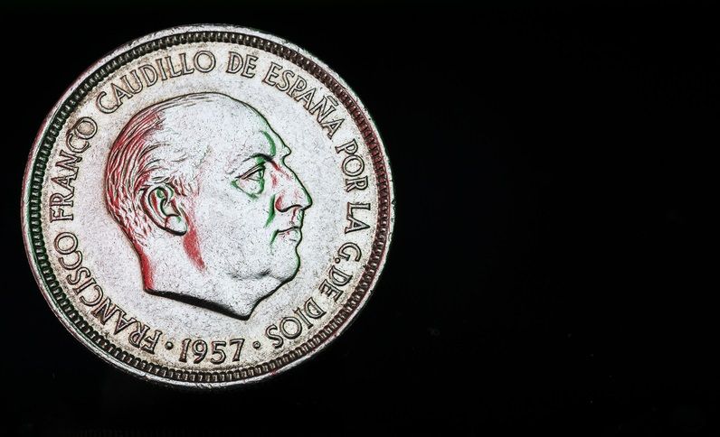EL RECUERDO DE VOTO EN LA VALORACIÓN DE LOS AÑOS DE DICTADURA FRANQUISTA