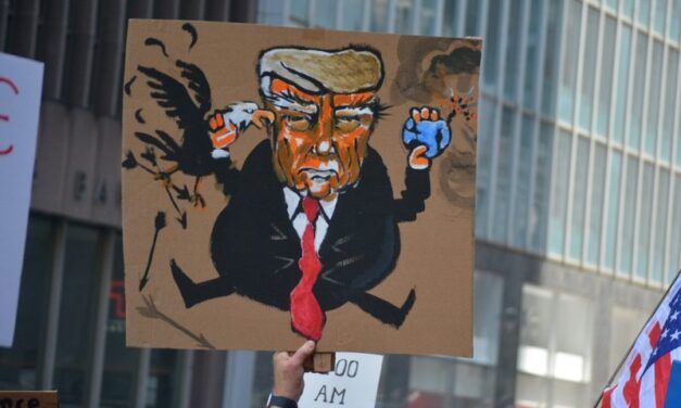 EL PEOR PELIGRO SE LLAMA TRUMP