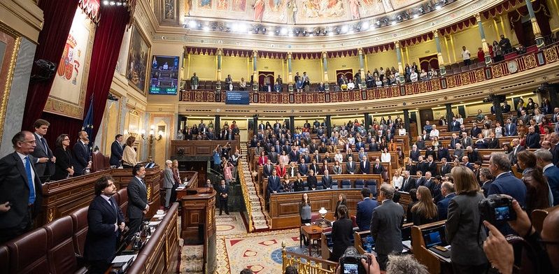 7 AÑOS GOBERNANDO Y APROBANDO LEYES SIN MAYORÍA