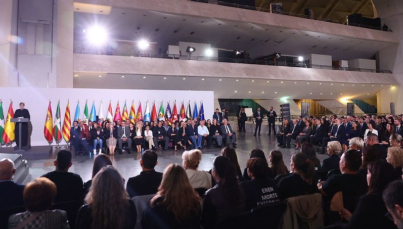 MAZÓN Y LOS LÍMITES DE LA DIGNIDAD