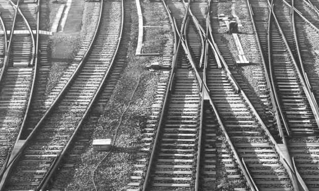 TRENES, BULOS Y MISERIAS