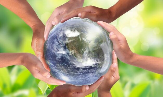 LA POESÍA NOS HARÁ HUMANIDAD