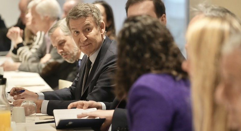 LAS NUEVAS OCURRENCIAS CONSTITUCIONALES DE NÚÑEZ FEIJÓO Y EL TRASFONDO DE CONFRONTACIÓN QUE DENOTAN