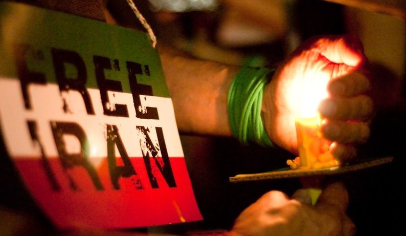 IRÁN: LA REVUELTA CONTRA EL DIOS CLERICAL