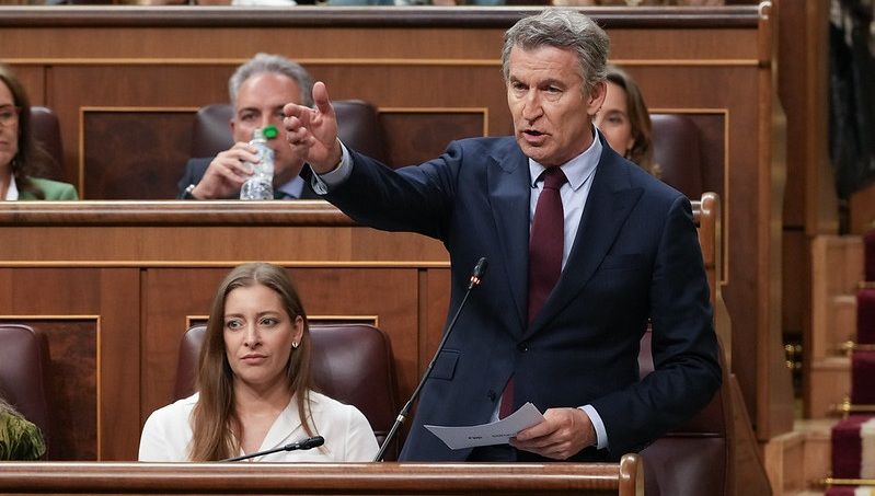 ESPAÑA NECESITA UN LÍDER SOLVENTE DE LA OPOSICIÓN, NO UN POLÍTICO MENDICANTE