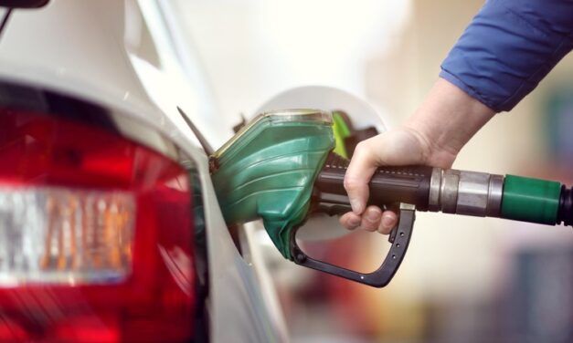 MUCHO HABLAR DEL COCHE ELÉCTRICO, PERO LA ESPAÑA REAL VA EN DIÉSEL
