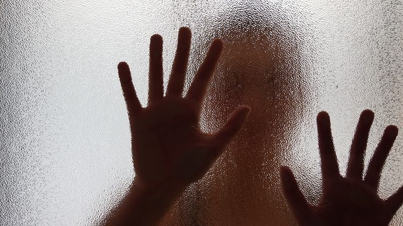 LA VIOLENCIA HACIA LOS NIÑOS/AS EN UN MUNDO DESBOCADO