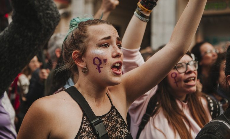 EL FEMINISMO ES HIJO DE LA DEMOCRACIA