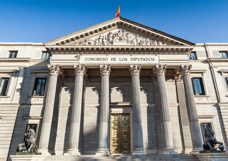COMPRENDIENDO LA TENSIÓN Y AGRESIVIDAD EN LA VIDA POLÍTICA ESPAÑOLA