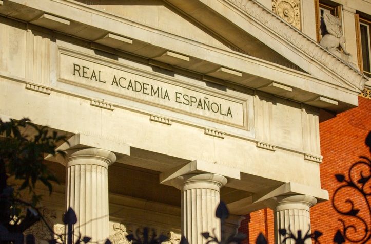 DICCIONARIO DE USO DEL ESPAÑOL JURÍDICO