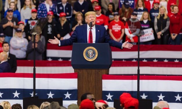 TRUMP, EL AL CAPONE DEL SIGLO XXI