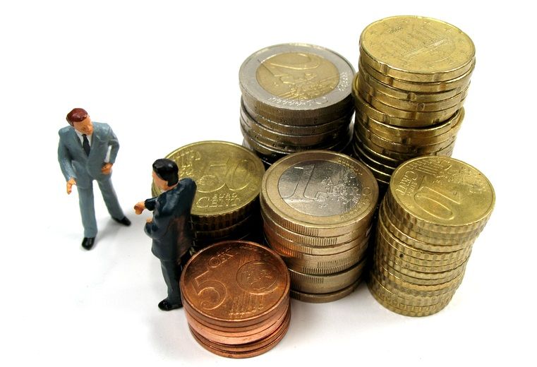 DOS ECONOMÍAS, DOS SOCIEDADES: DEMOCRACIA FRENTE A AUTORITARISMO EN LAS ELECCIONES GENERALES